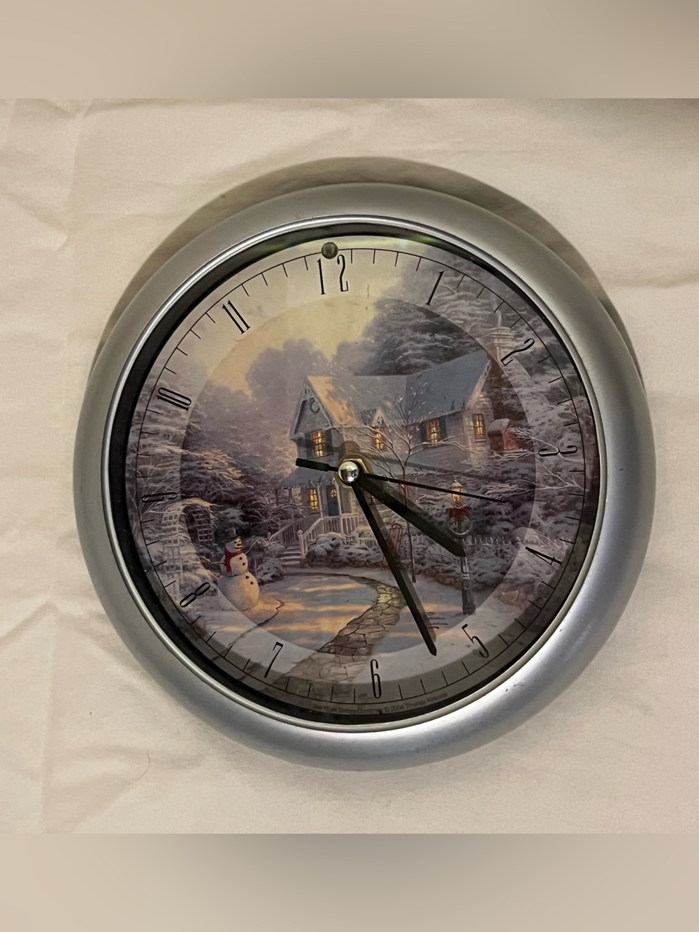 2004 Thomas Kinkade “The Night Before Christmas” 8” Musical Wall Clock. Tested